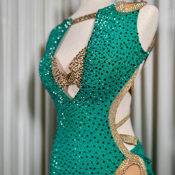 Latin Ballroom Green Dress - Picture 4 of 8